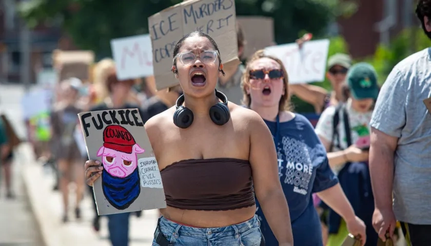 Manifestantes en contra de ICE. 