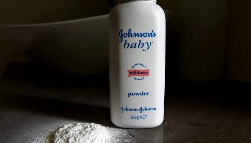 Talco de bebé de Johnson & Johnson.