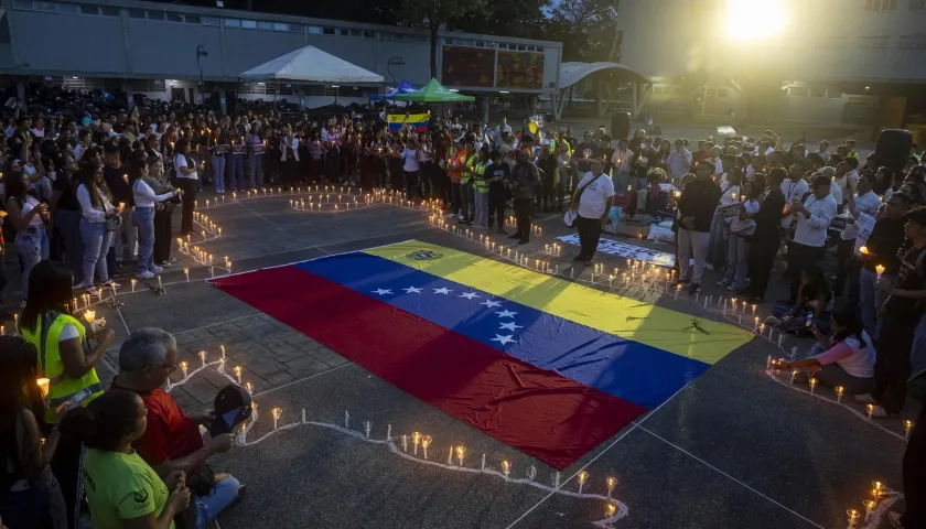 Vigilia realizada en honor a las víctimas el día anterior en Caracas. 