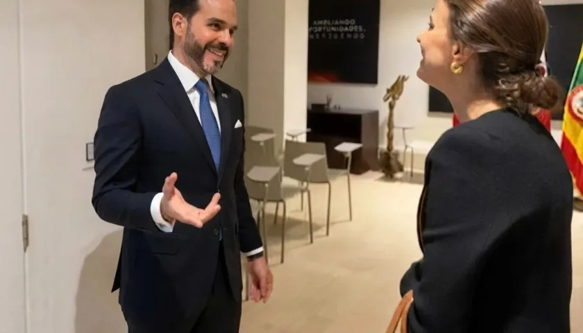 Abelardo De La Espriella reunido con Susana Cordeiro Guerra,