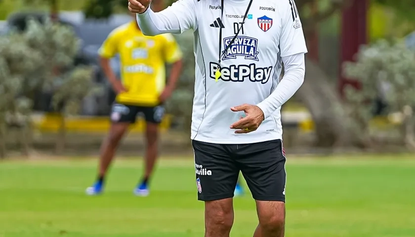 El uruguayo Alfredo Arias, técnico del Junior.