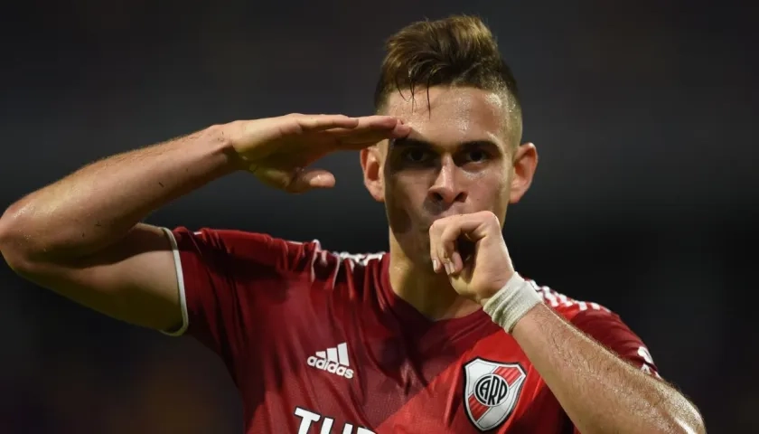 Rafael Santos Borré llega a River Plate procedente del Internacional de Porto Alegre.