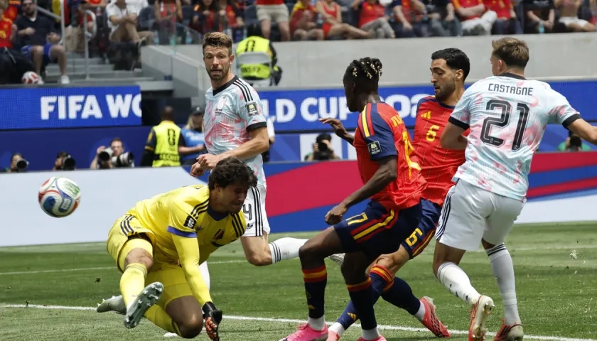 El remate de Mikel Merino tras el rebote del portero Senne Lammens.