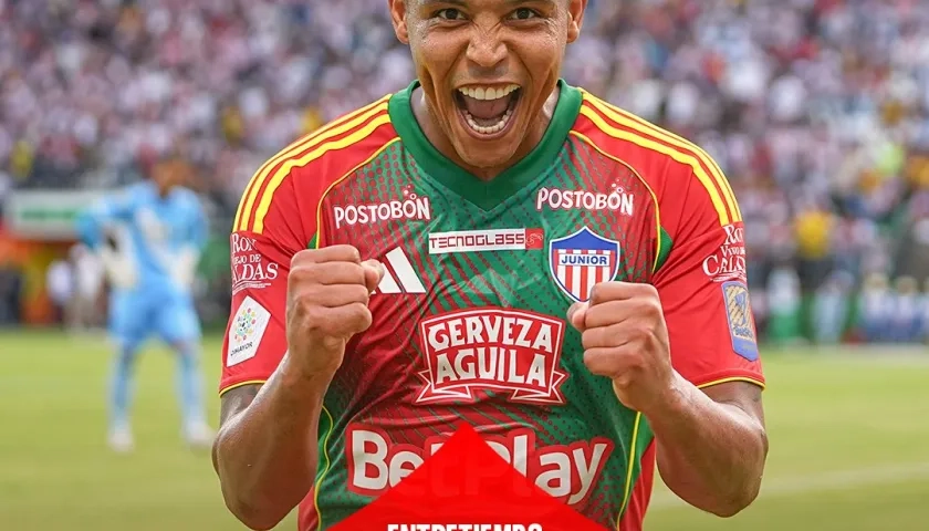 Luis Fernando Muriel celebra uno de sus goles contra Equipo Azul. 