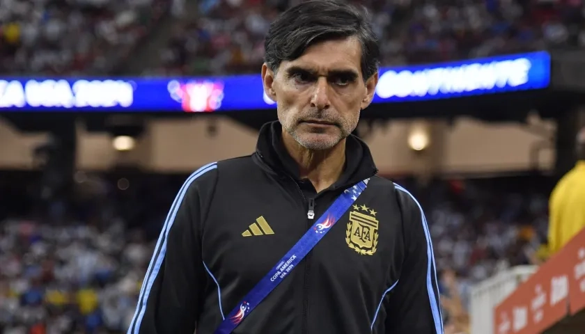 Roberto Ayala, ayudante de campo en la selección Argentina. 