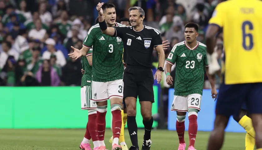 Slavko Vinčić durante el partido de México contra Ecuador, en dieciseisavos de final. 