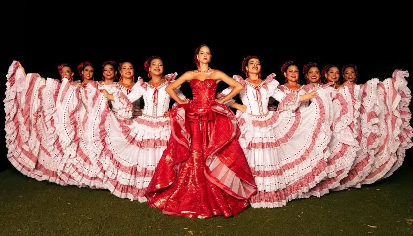 Salwa Maloof, Reina del Carnaval 2027 junto a su cumbiamba La Misma Vaina. 