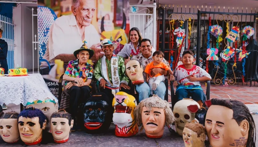Diana Acosta con el disfraz El Descabezado. 