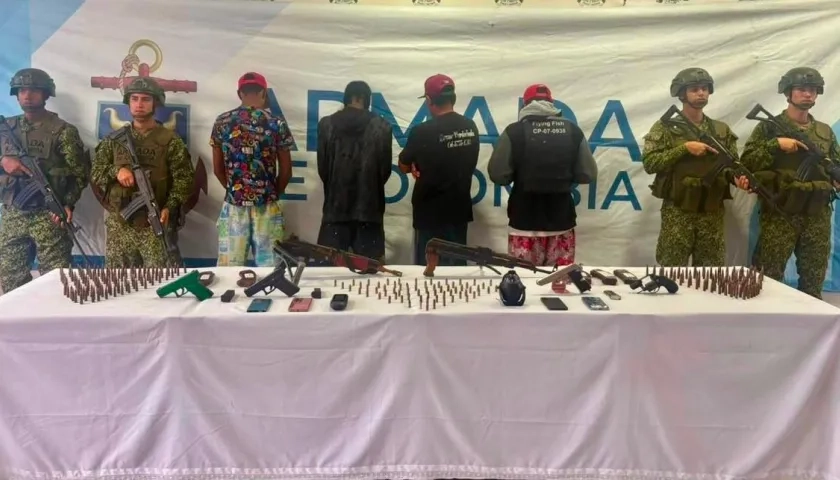Capturados y armas incautadas. 