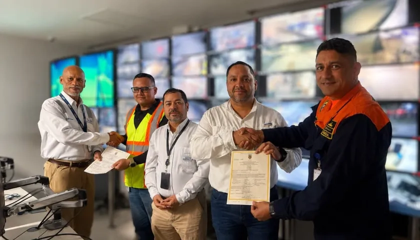 Dimar entregó certificación de cumplimiento de estándares de seguridad a 4 terminales portuarias. 