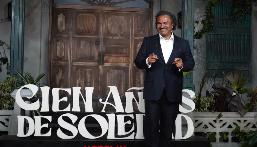El actor Diego Vásquez posa durante la alfombra roja de la serie de Netflix 'Cien Años de Soledad'.