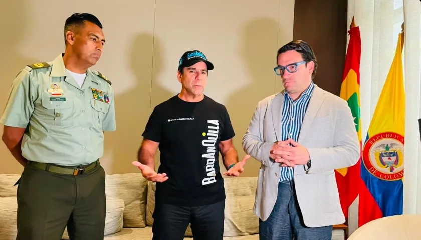 El director, el Alcalde y el MinJusticia