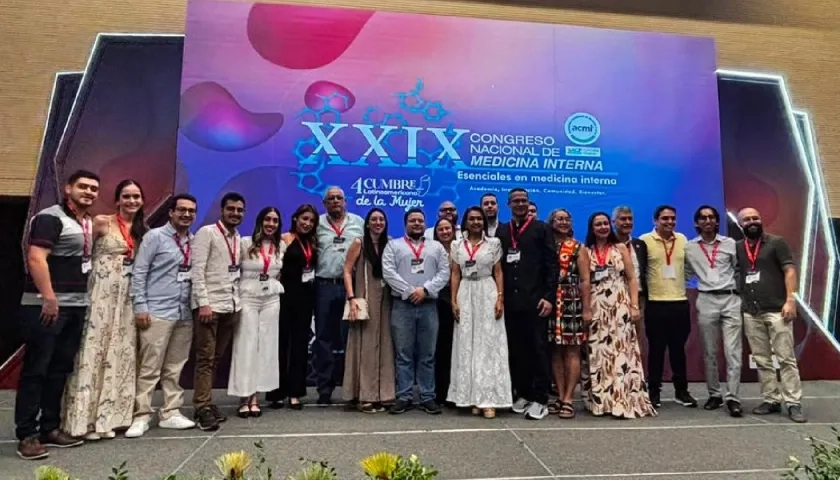 Equipo de la Unimetro que participó en XXIX Congreso Nacional de Medicina Interna, en Medellín.