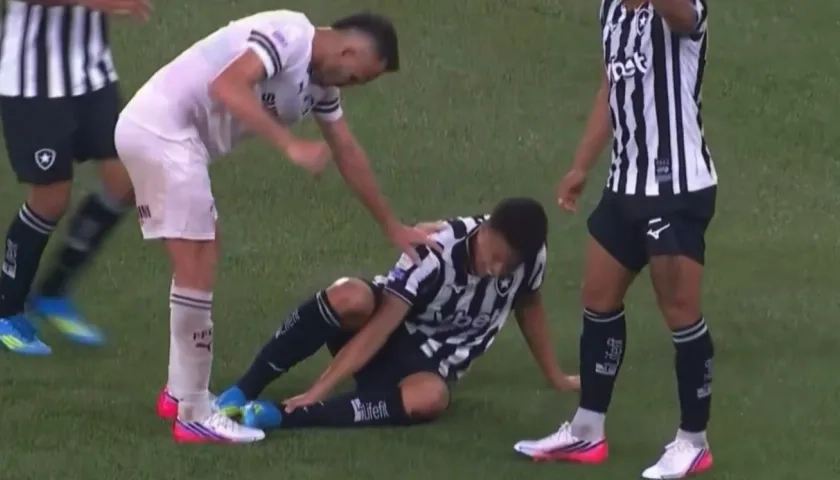 Jordan Barrera después de lesionarse.