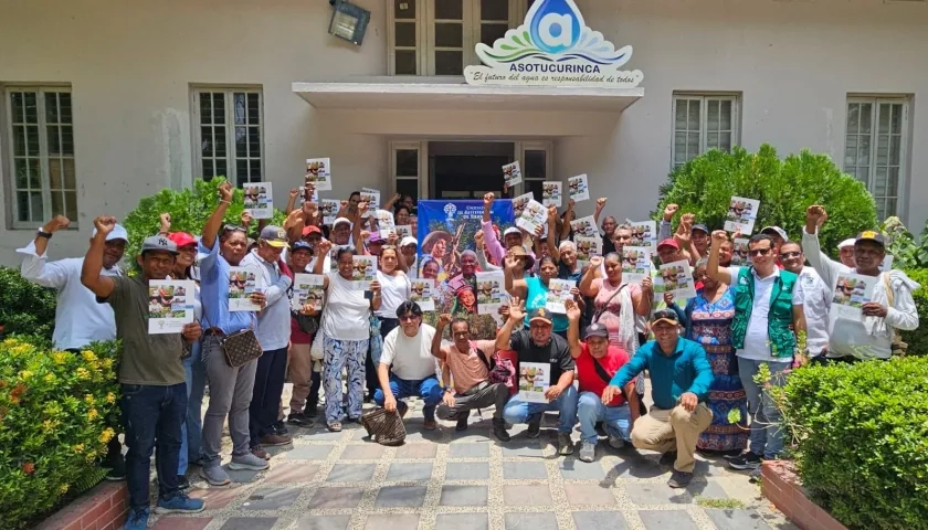 Miembros de la Asociación de Usuarios Campesinos Retornados a las Franciscas.