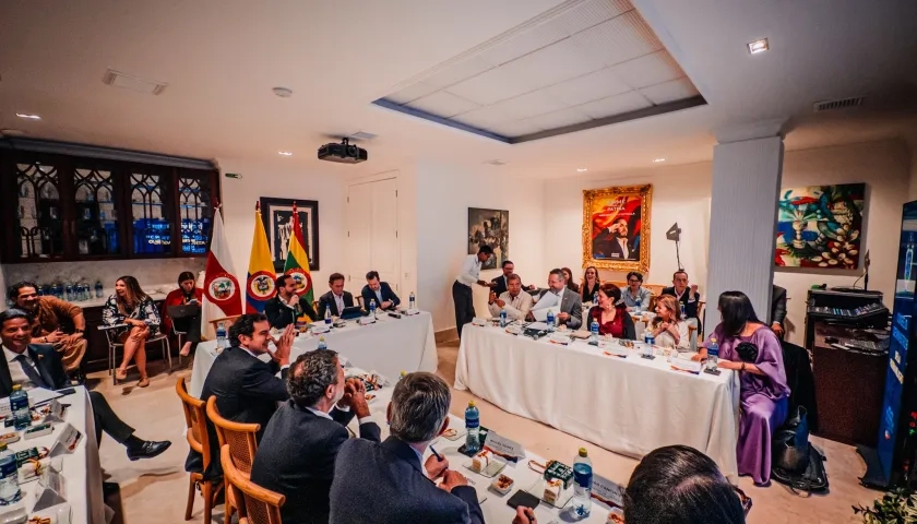 Imagen de una reunión de ministros del Gobierno entrante.