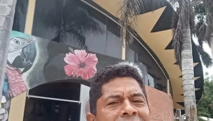 Moisés Mena Sierra.