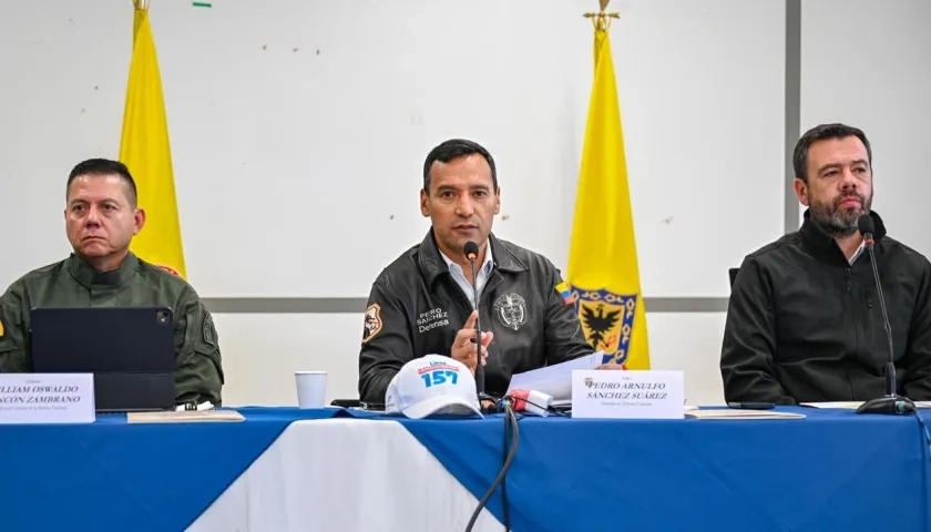 Pedro Sánchez, ministro de Defensa. 
