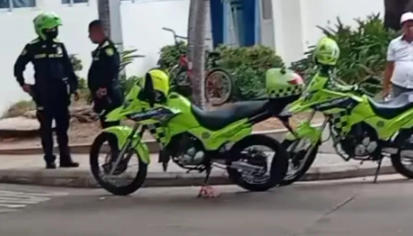 Varias patrullas de la Policía en el Camino Adelita de Char este martes. 