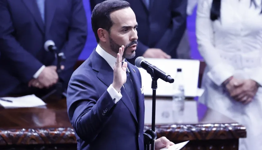 Momento del juramento de Abelardo De La Espriella.