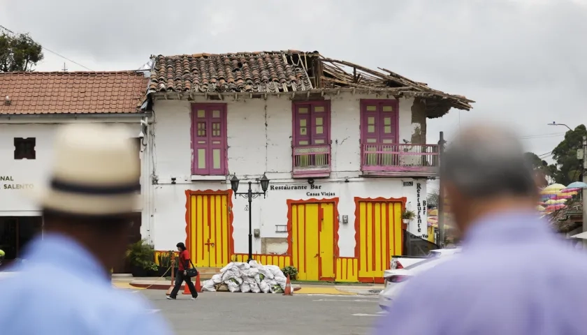 Una vivienda con daños causados por el terremoto de magnitud 7,4 del pasado 10 de agosto, en Salento. 