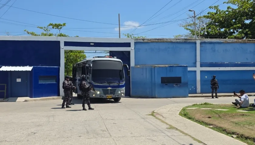 Traslados de reclusos de la Penitenciaría El Bosque.