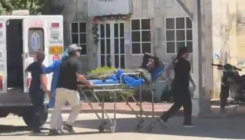 Un militar herido llegando al hospital de Pelaya