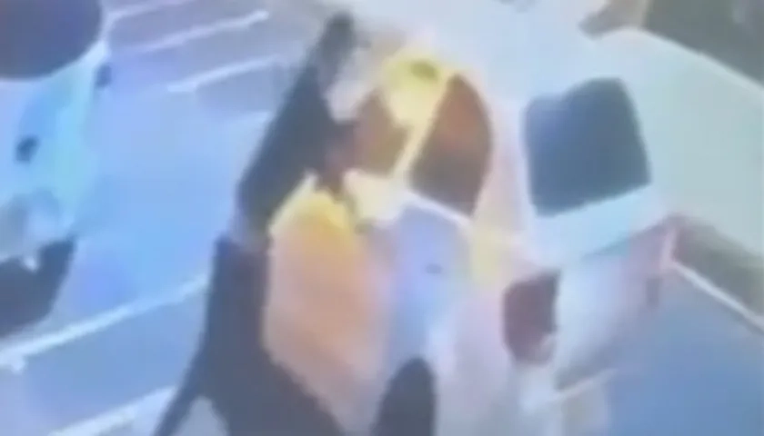 Momento de ataque armado en Alameda. 