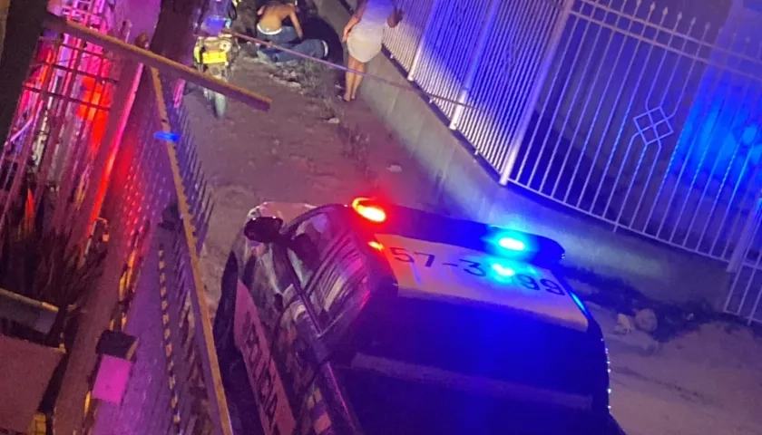 La Policía en el lugar de los hechos en Villa Estadio. 