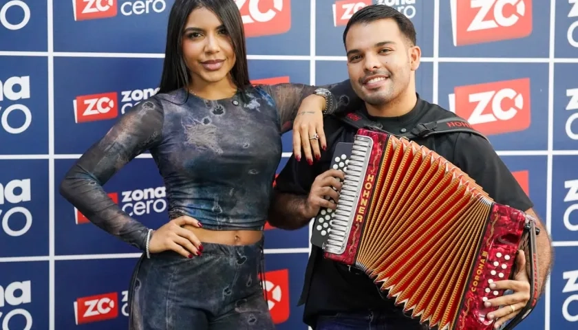 Natalia Curvelo y el acordeonero Alejandro Ojeda.