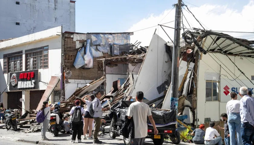 Edificación destruida este lunes, en Manizales. 