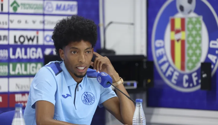 Johan Mojica durante su primera rueda de prensa como jugador del Getafe.