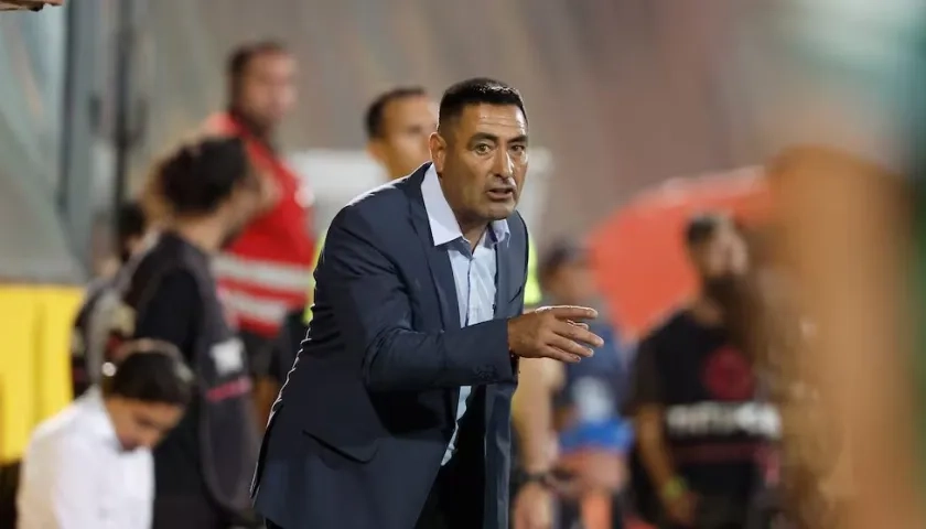 Nelson Tapia dirigía desde junio pasado al Imperial Unido de su país.