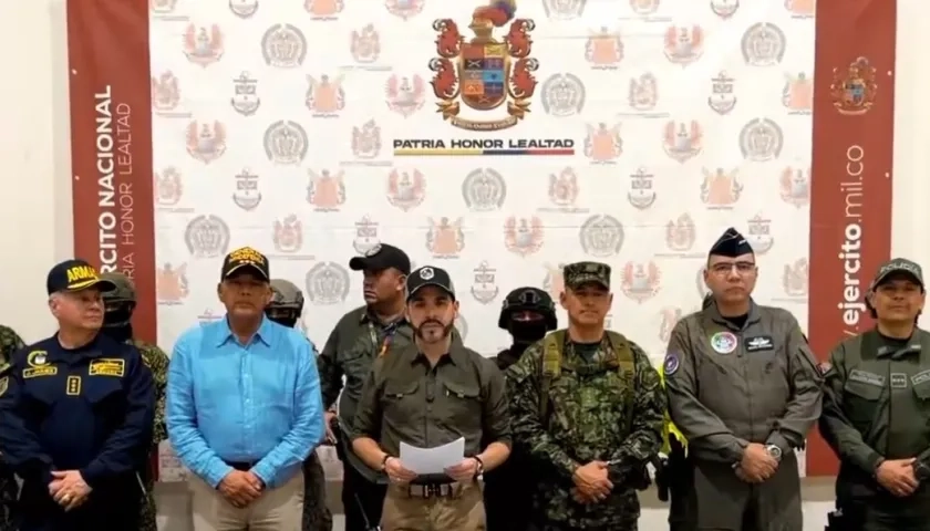Abelardo De La Espriella acompañado por el ministro de Defensa, Jorge Mora.