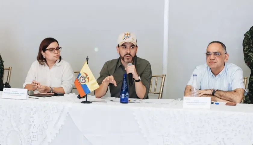 La Gobernadora del Magdalena, Margarita Guerra; el Presidente Abelardo De La Espriella; y el Alcalde de Santa Marta, Carlos Pinedo.