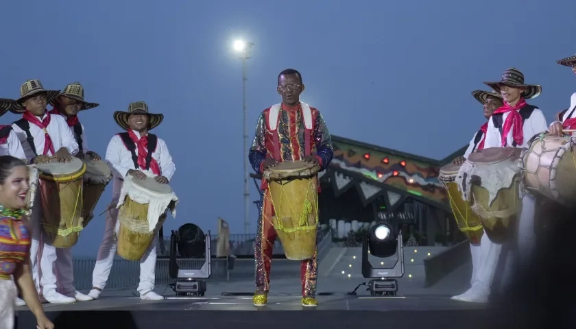 Abraham Roosevelt Cáceres Julio, fue presentado como Rey Momo del Carnaval de Barranquilla 2027.