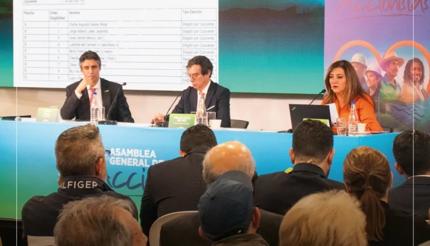 Camilo Barco Muñoz (izquierda), presidente encargado de Ecopetrol.
