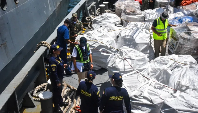 Buque Almirante Didiez Burgos en el que llegó la ayuda humanitaria de República Dominicana.