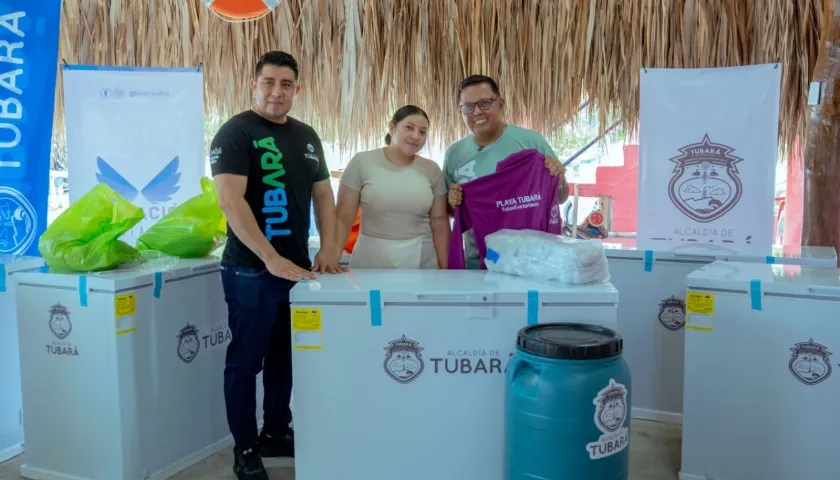 Entrega de dotación y otras herramientas a caseteros. 