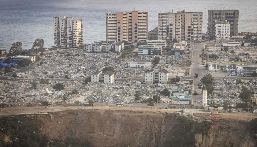 Edificios afectados en el terremoto del pasado 24 de junio en La Guaira. 
