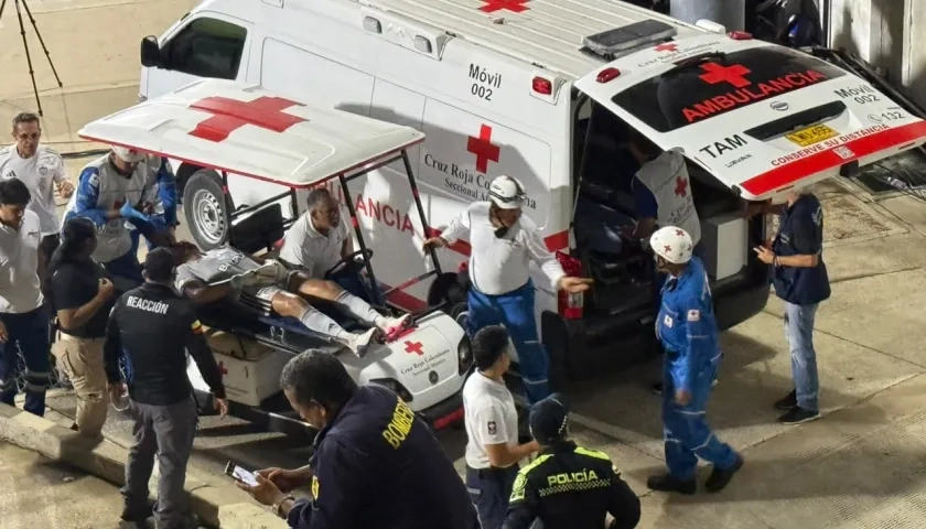 El portero uruguayo tuvo que abandonar el estadio en una ambulancia.