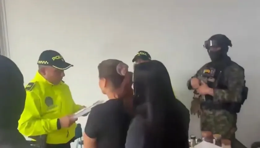 Inda Mariela Peñarrieta Tuárez y Michelle Jamileth Macías Peñarrieta.