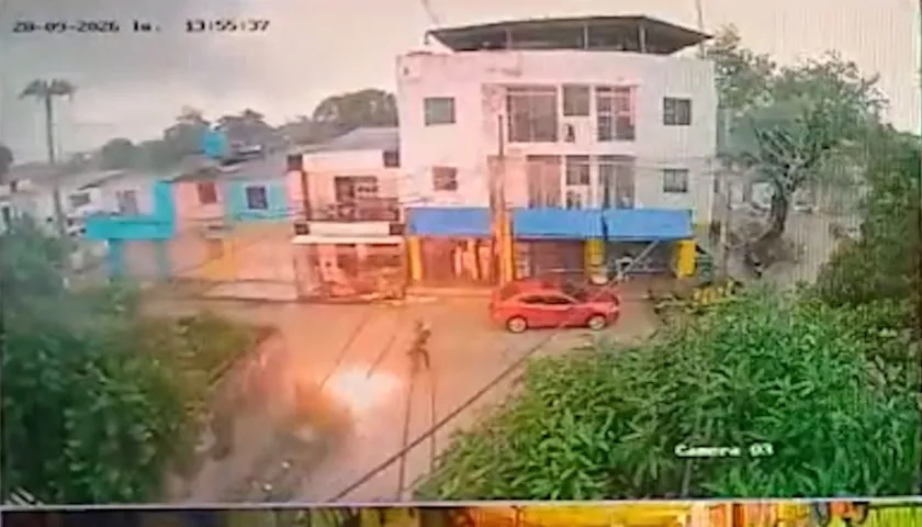 Momento en que cayó el cable de alta tensión. 