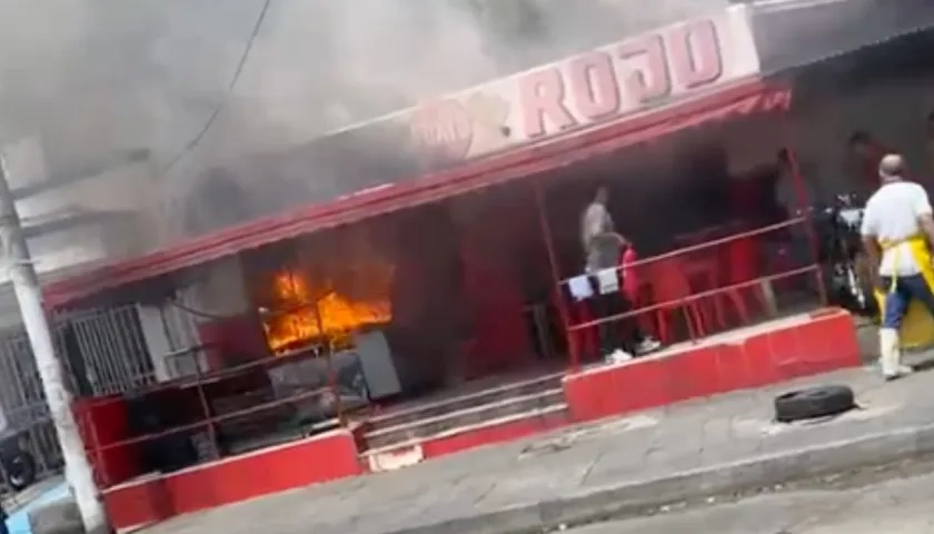 Incendio en local de asado. 