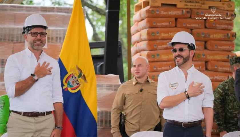 Jaime Andrés Beltrán, ministro de Vivienda, y el Presidente Abelardo De La Espriella.