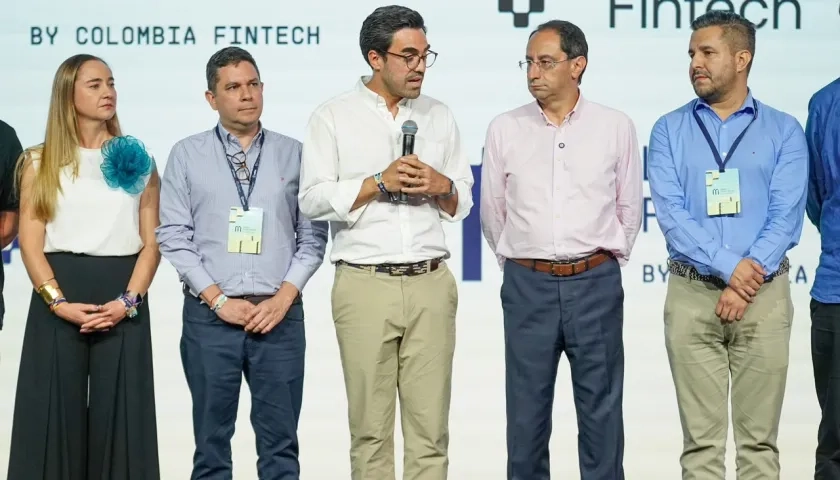 Junta directiva de Colombia Fintech con el vicepresidente José Manuel Restrepo.