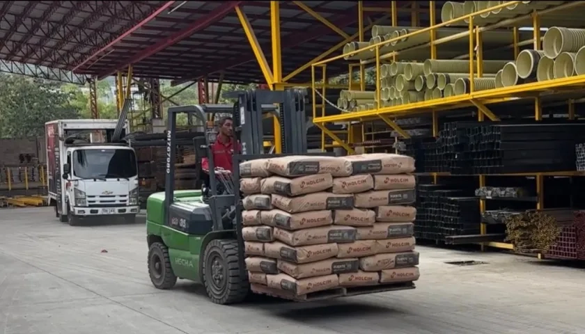 Materiales de construcción enviados por el Distrito a la ciudad de Pereira.