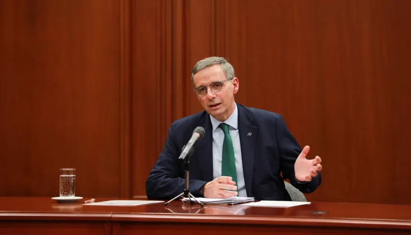 Miguel Gómez Martínez, ministro de Hacienda.