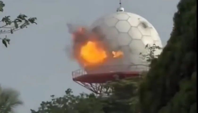 Momento del ataque al radar.