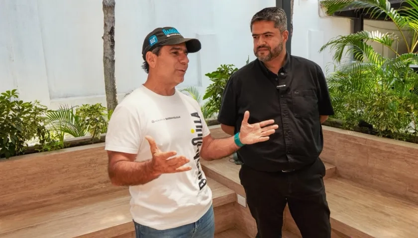 El Alcalde de Barranquilla, Alex Char, y el director del Sena, Fray Ricardo Torres.